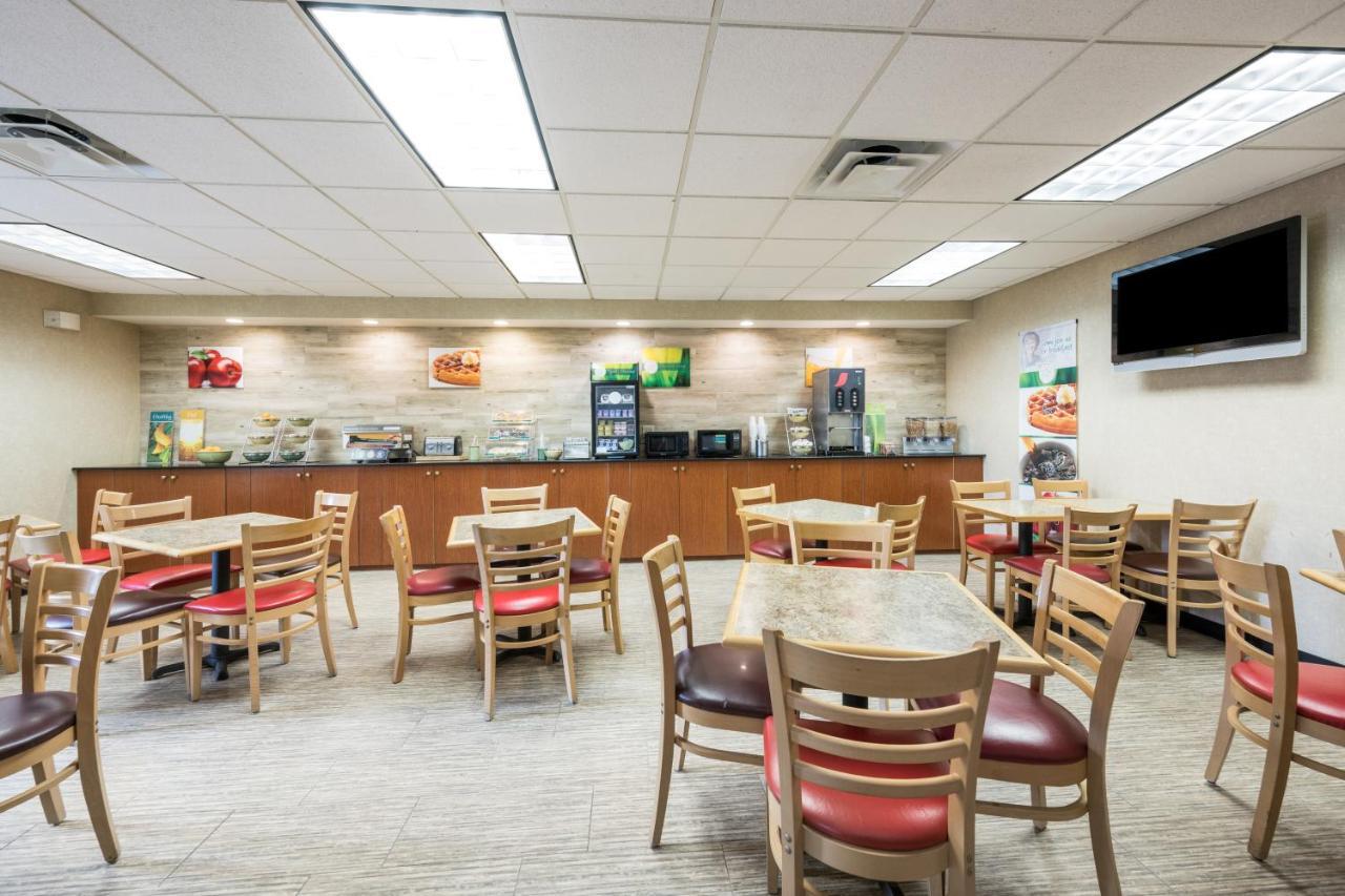 Quality Inn & Suites Fishkill South Near I-84 Exterior foto