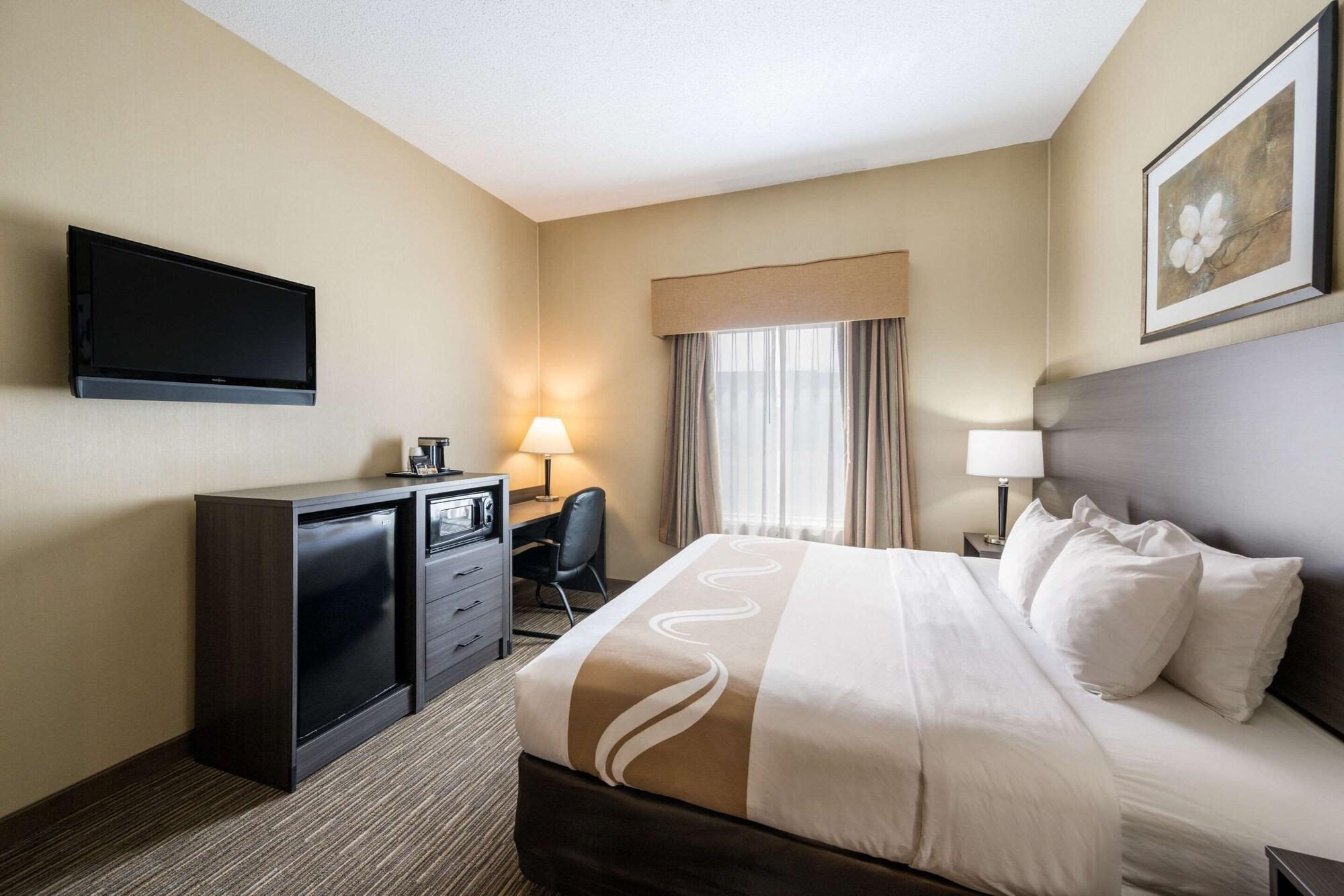 Quality Inn & Suites Fishkill South Near I-84 Exterior foto